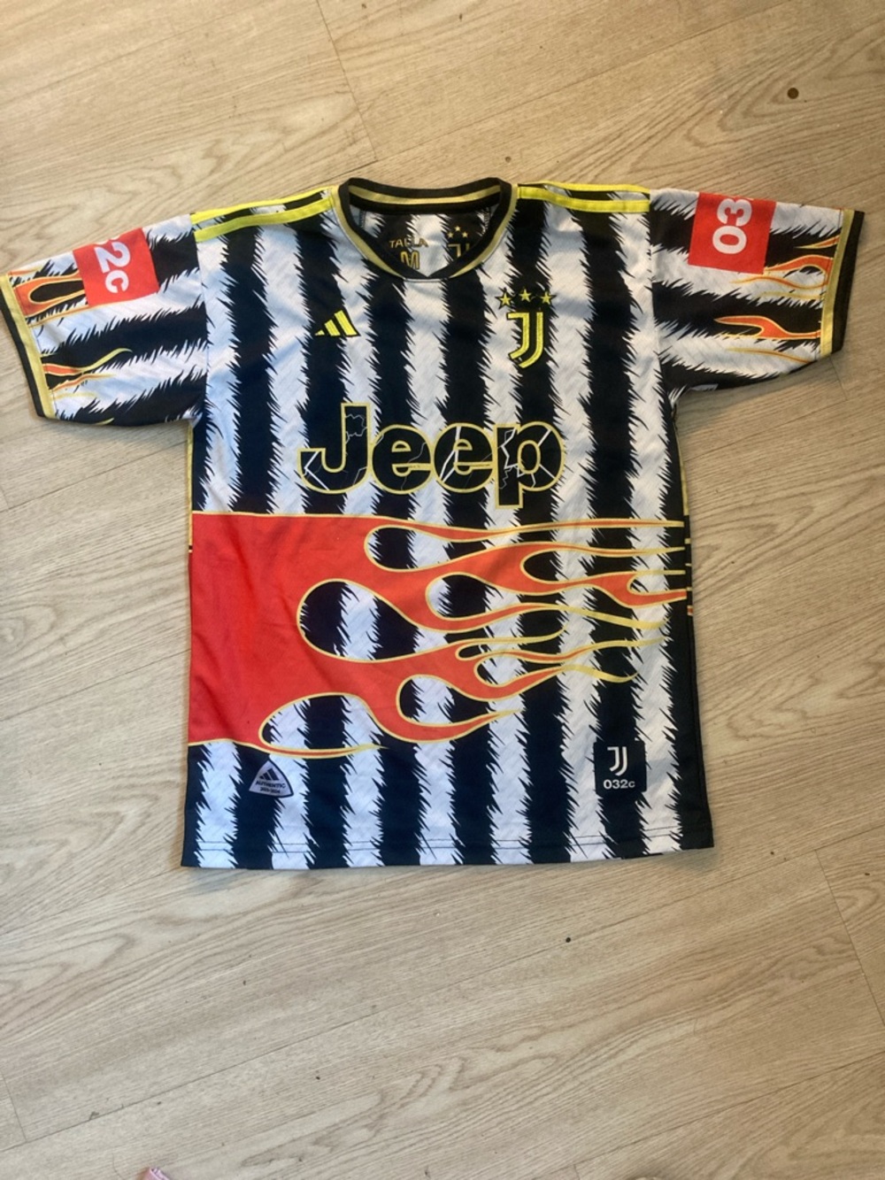 Juventus Kids' Jeep Logo Flame Stripe Soccer Jersey - Black/White/Red